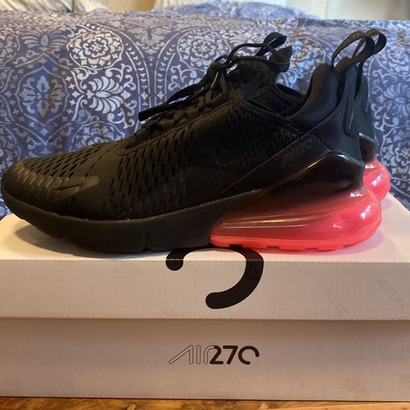 Air Max 270 boys 6/wmn 7.5 like new - Picture 2 of 10